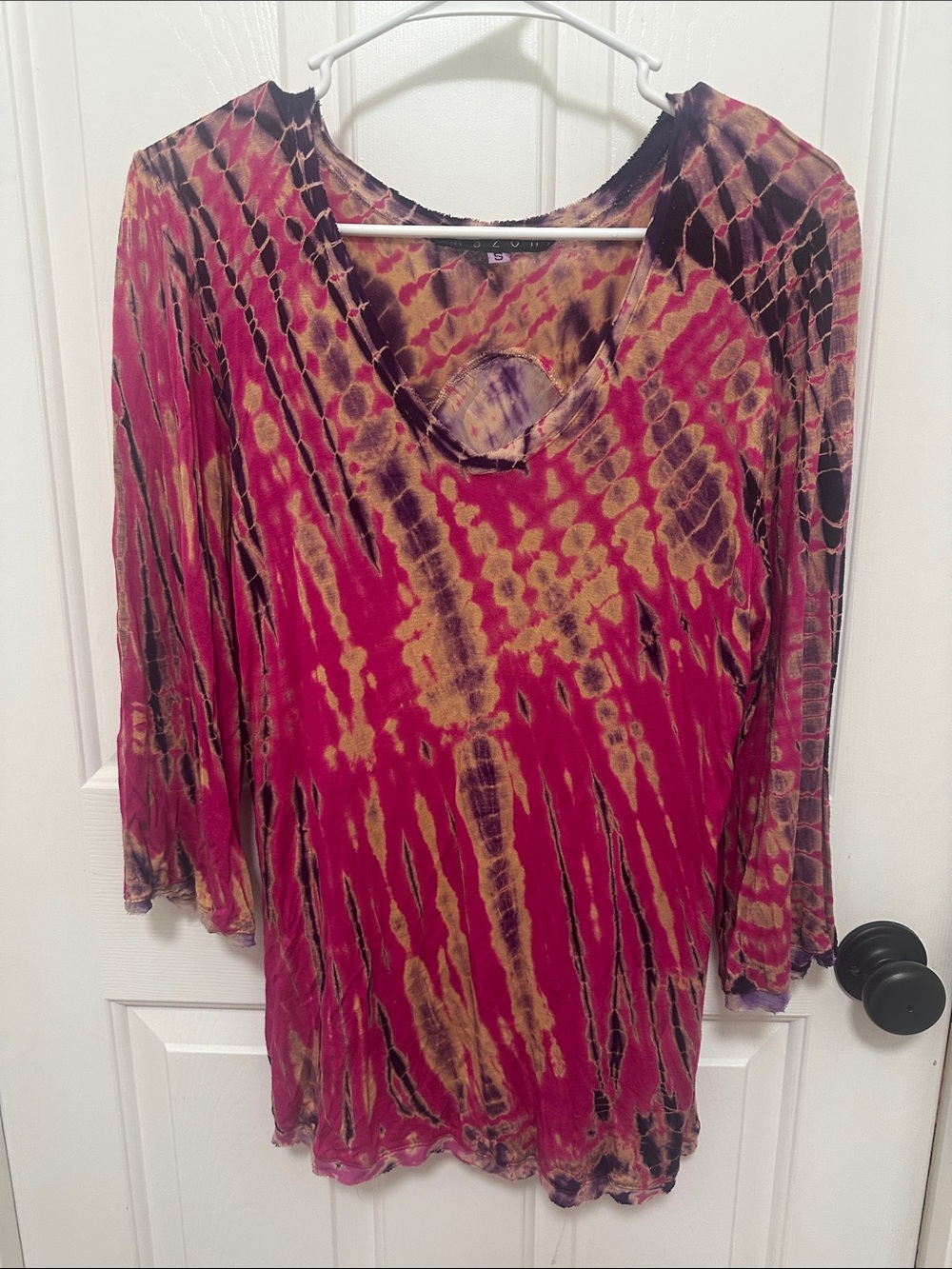 0267 Mezon Vibey Red and Tan Tie-Dye Long Sleeve Top size small